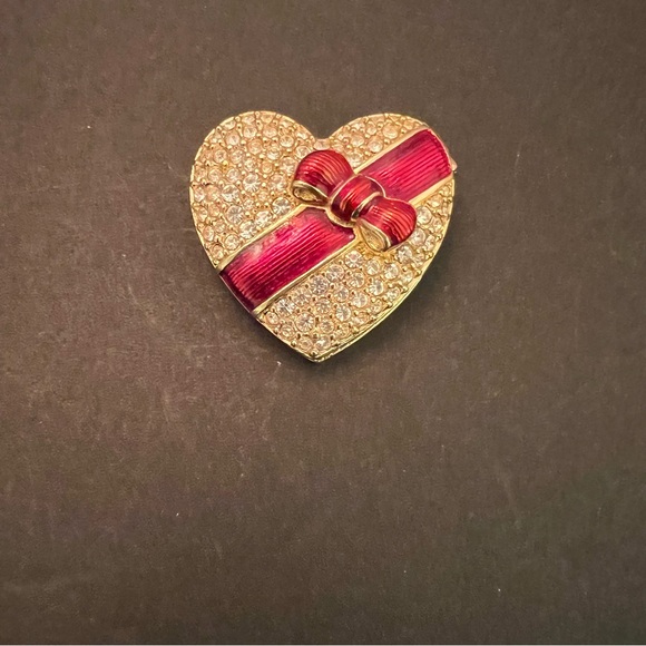 Good preowned vintage  condition a heart shaped Schabowski crystal brooch - Picture 1 of 5